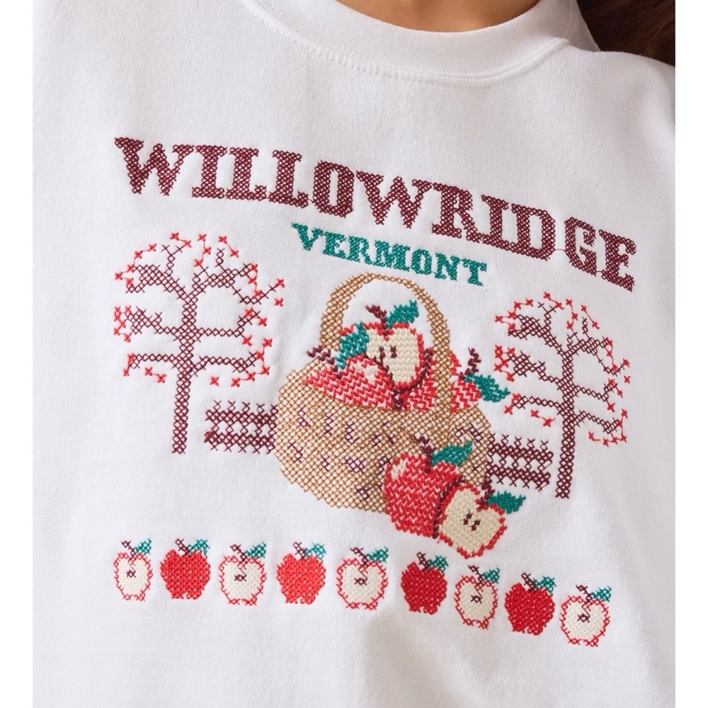 NEW Altar’d State Willowridge Vermont Embroidered Sweatshirt Size M/L & L/XL NWT - Picture 3 of 13